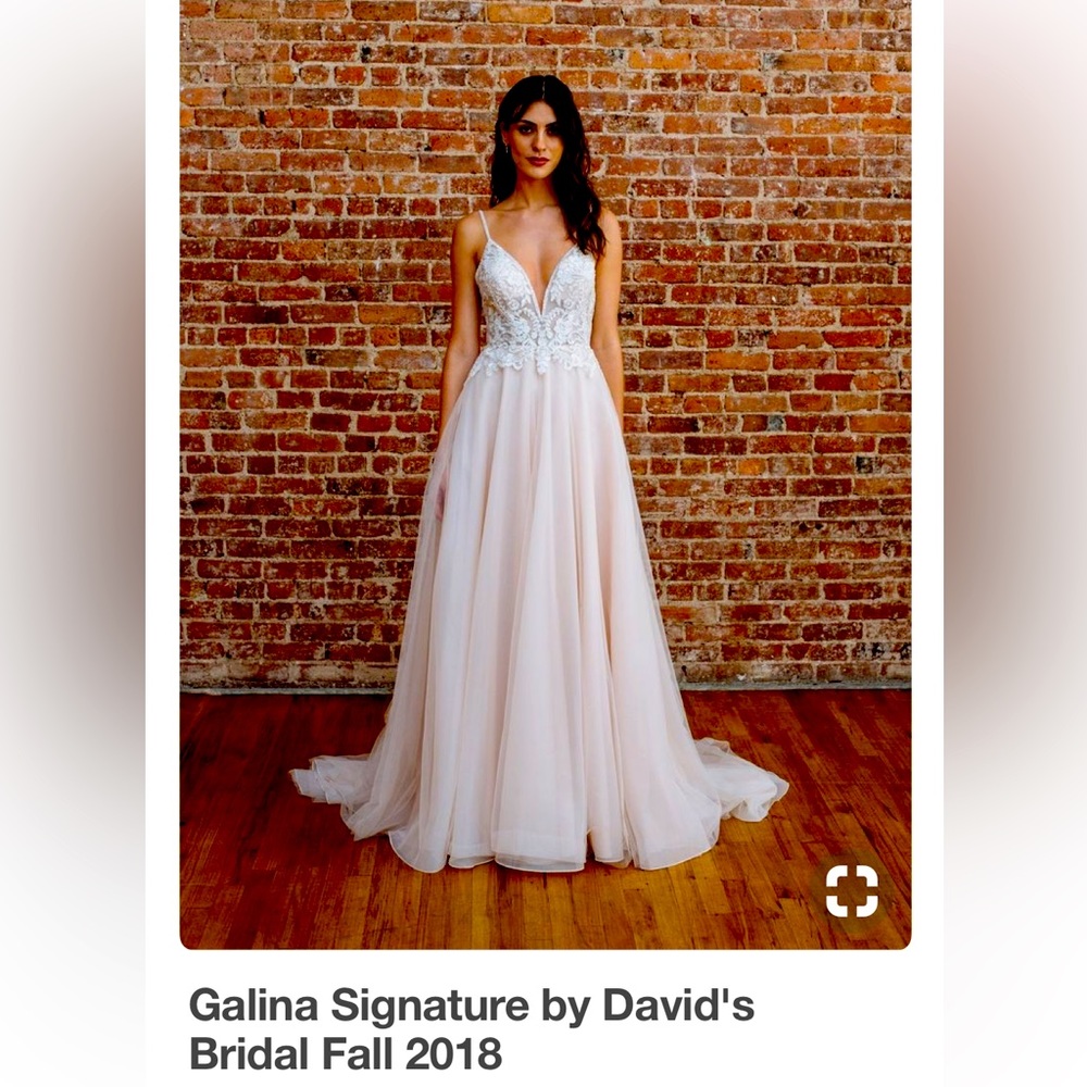 2018 signature Galina wedding dress